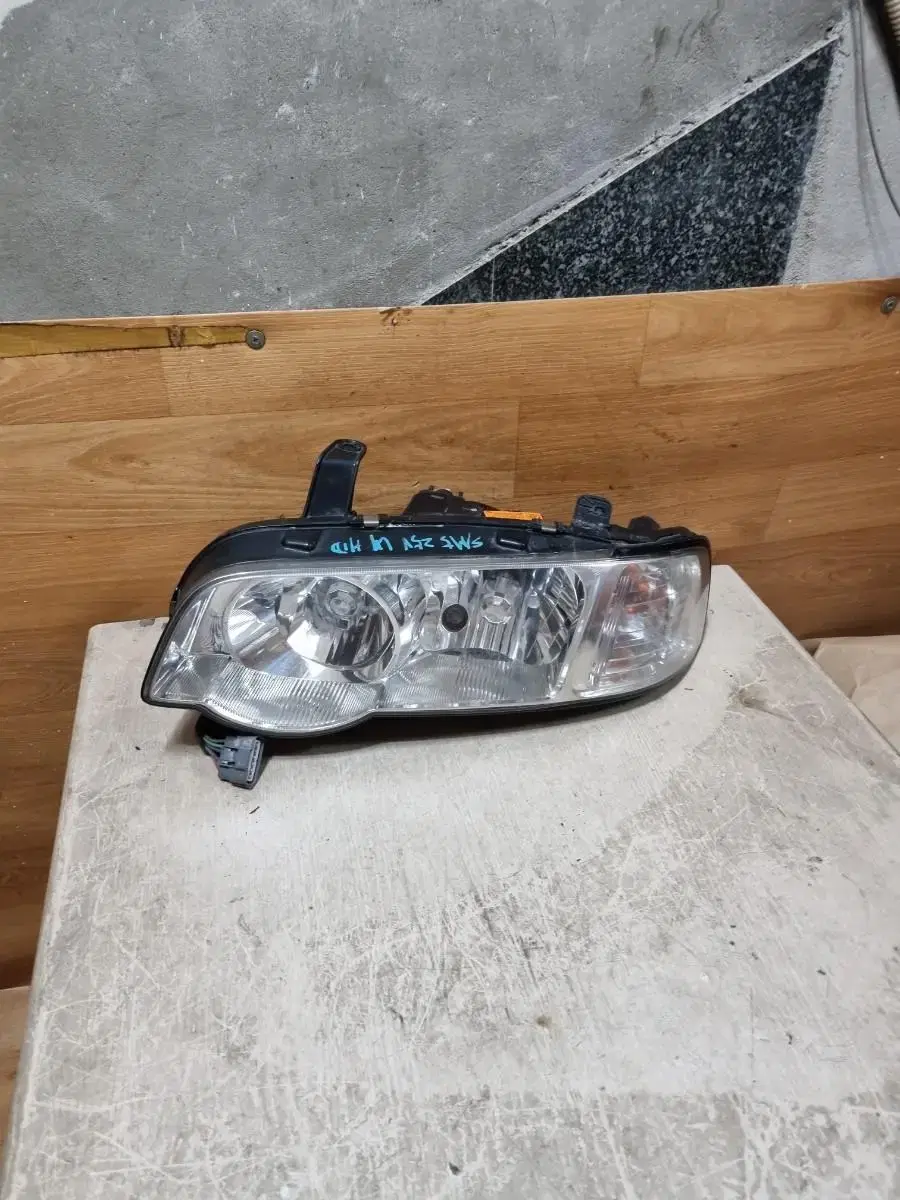 SM525V HID 제논 라이트 운전석 판매